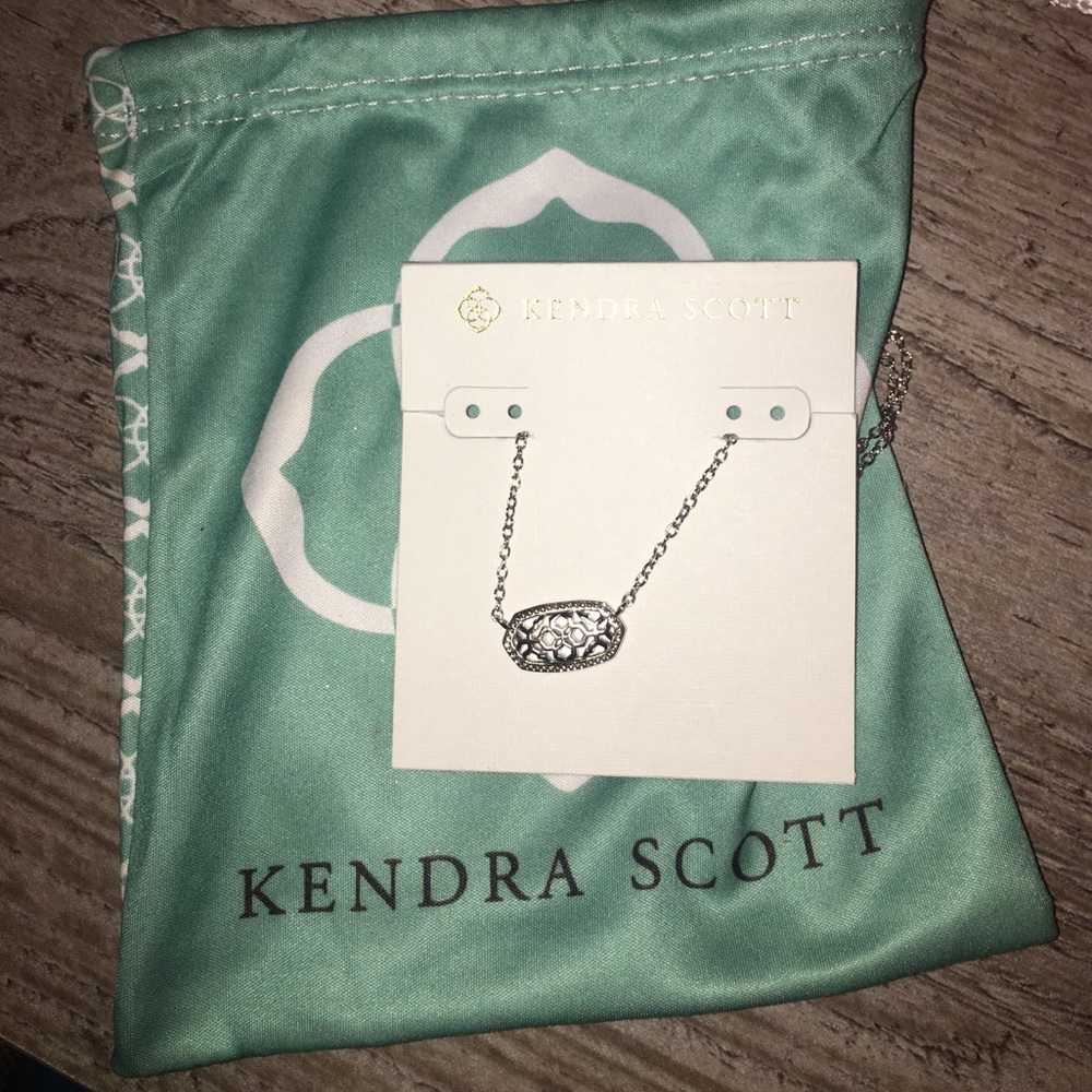 Kendra Scott Elisa Necklace